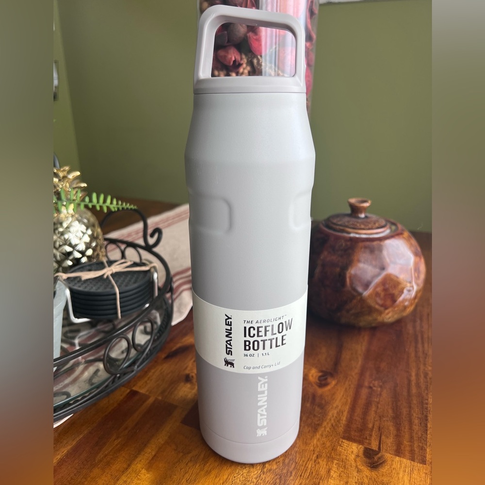 Stanley 36 oz IceFlow Cap and Carry+ Lid Bottle - Light Gray